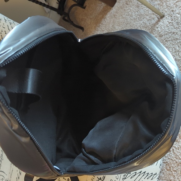 Adrianne Vittadini Puffer Backpack Unisex Style AVH8607 Iridescent Pewter NWT - Picture 14 of 15